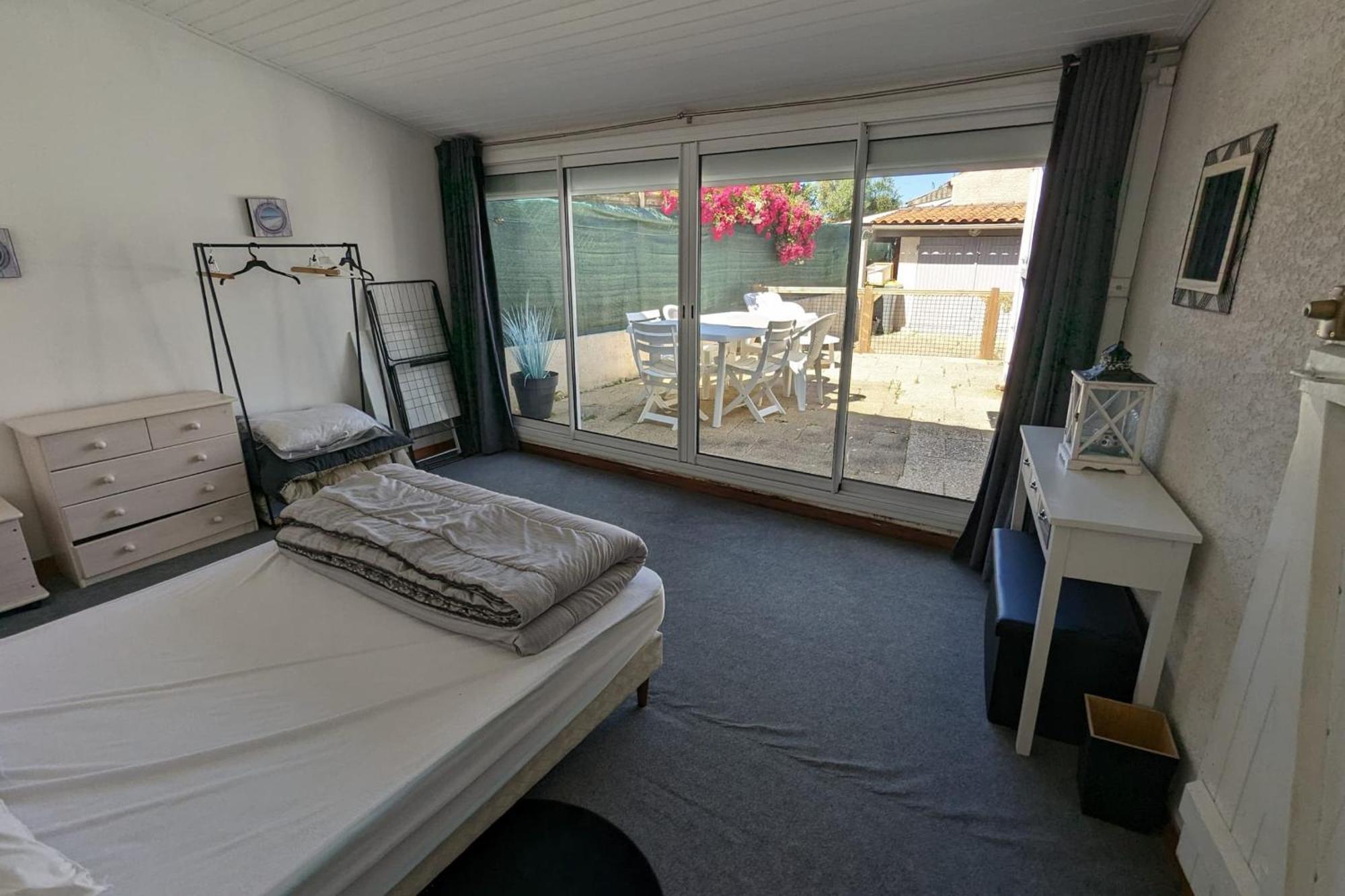 Spacious Nest With Terrace Near The Beach Saint-Hilaire-de-Talmont Eksteriør billede