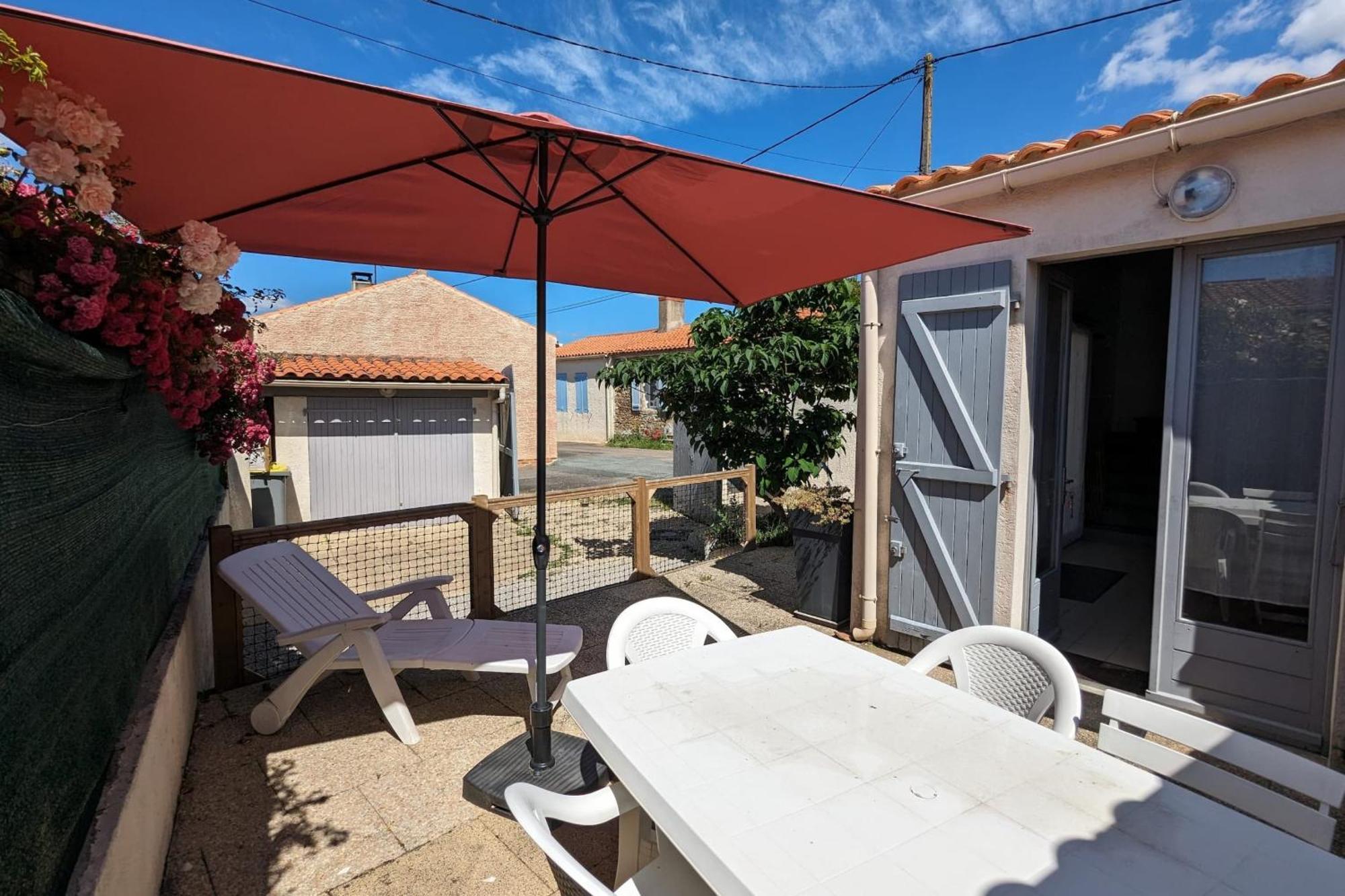 Spacious Nest With Terrace Near The Beach Saint-Hilaire-de-Talmont Eksteriør billede