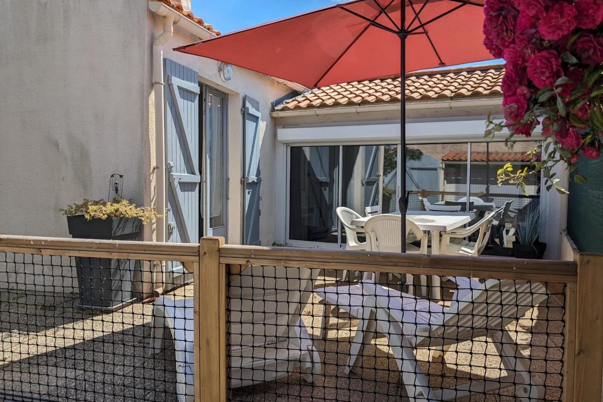 Spacious Nest With Terrace Near The Beach Saint-Hilaire-de-Talmont Eksteriør billede